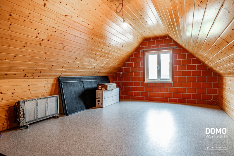UITZONDERLIJK PERCEEL VAN 2 HA 50 A MET RUIME WONING EN TAL VAN MOGELIJKHEDEN 