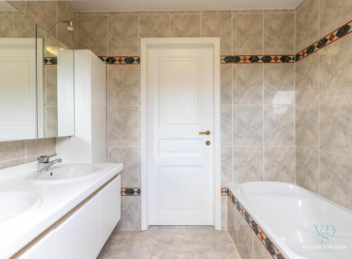 Stijlvolle villa in prachtige, groene omgeving.    Exclusief. 