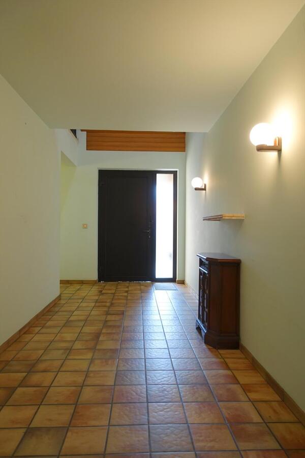 Rustig gelegen villa met garage 