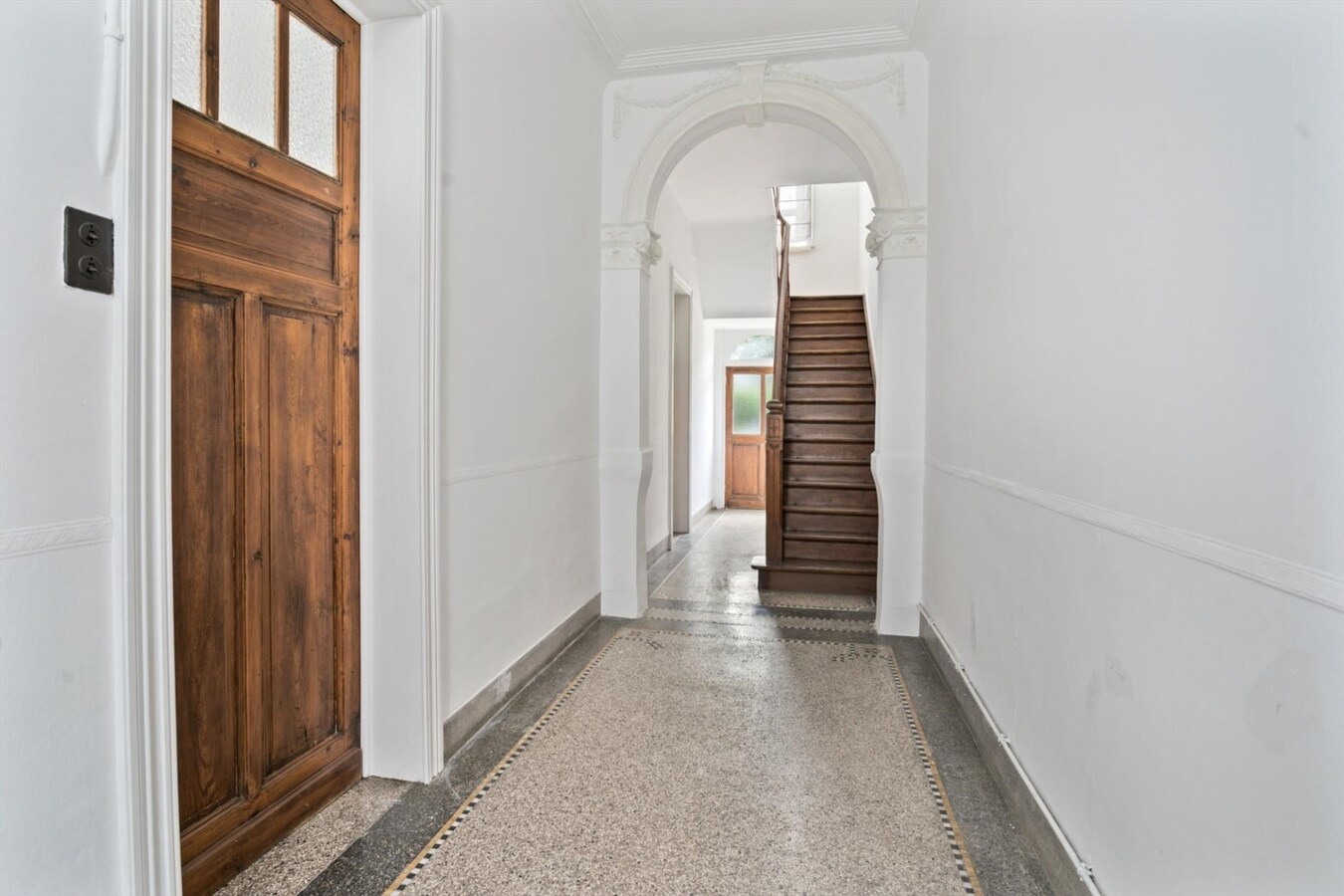 Ruime karakterwoning op groot perceel van 953m² 