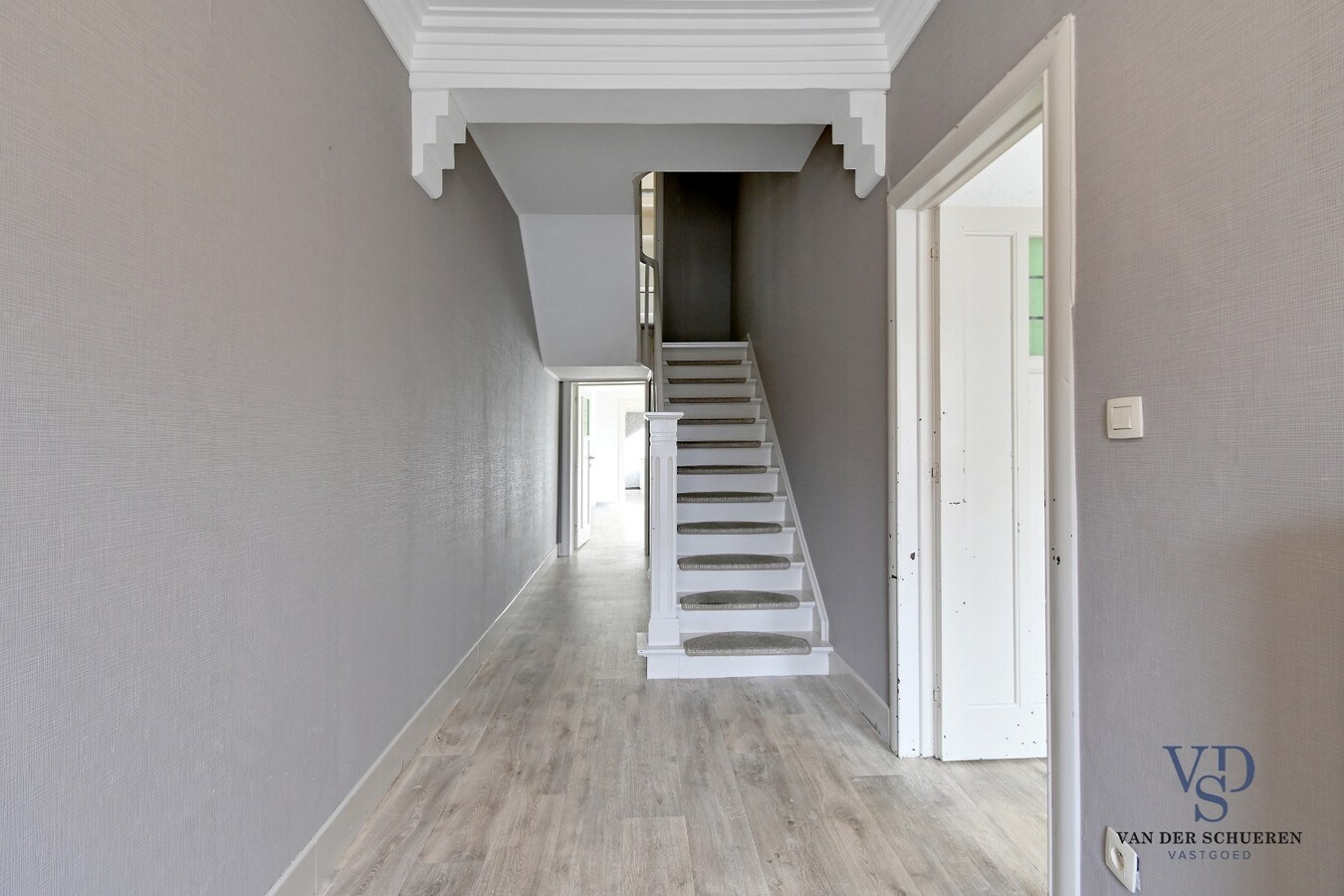 Te renoveren woning in centrum Balegem. 