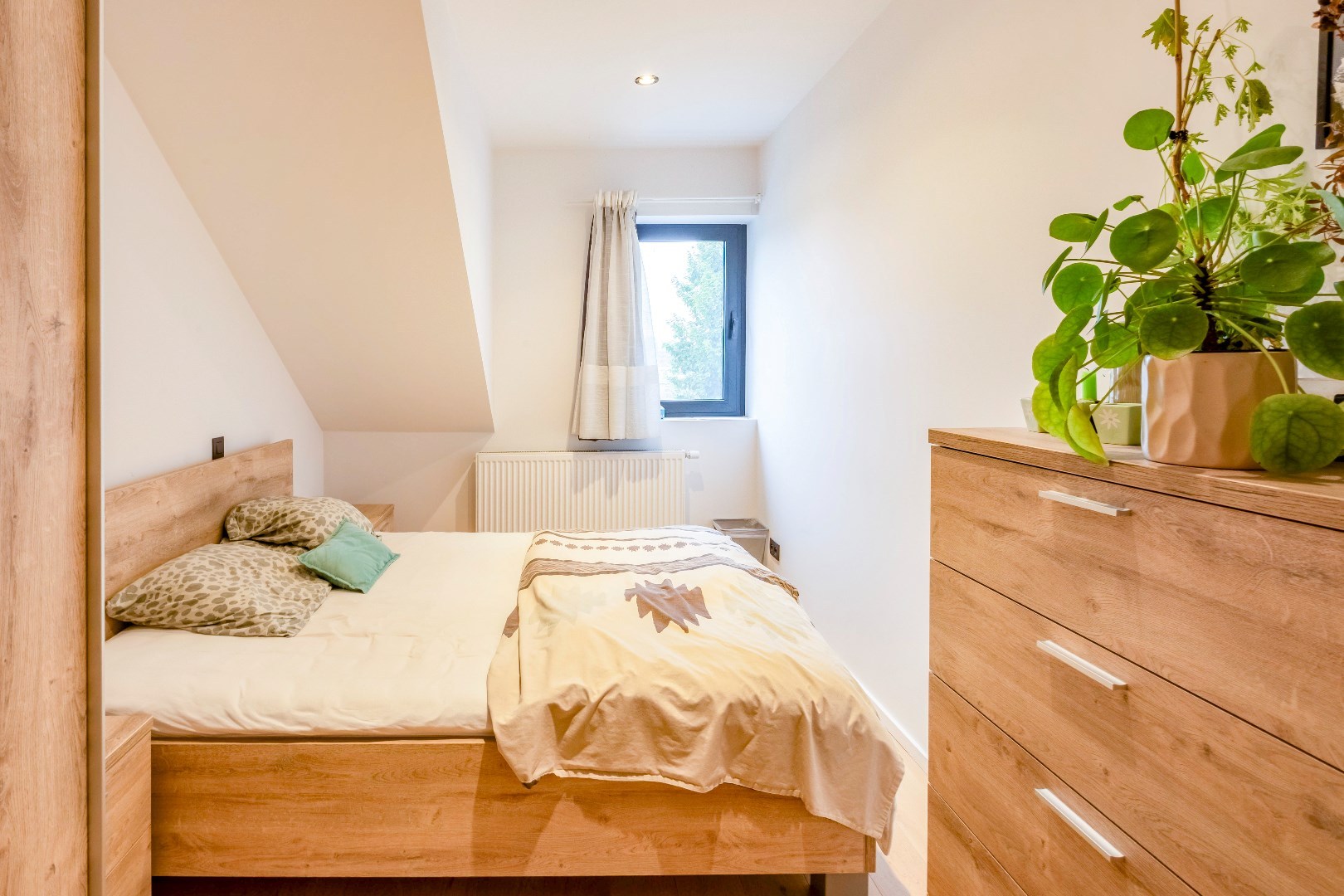 Instapklaar 2 slp. appartement met terras en grote gemeenschappelijke tuin. 