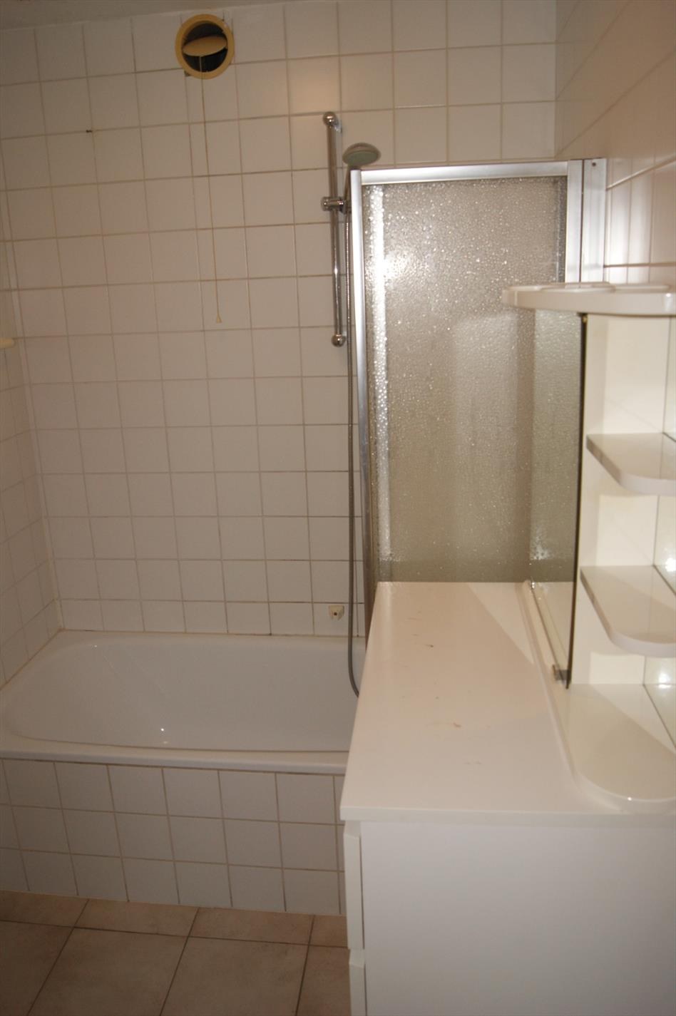 Ruim 2-slp appartement met zonnig terrasje, centrum Torhout 