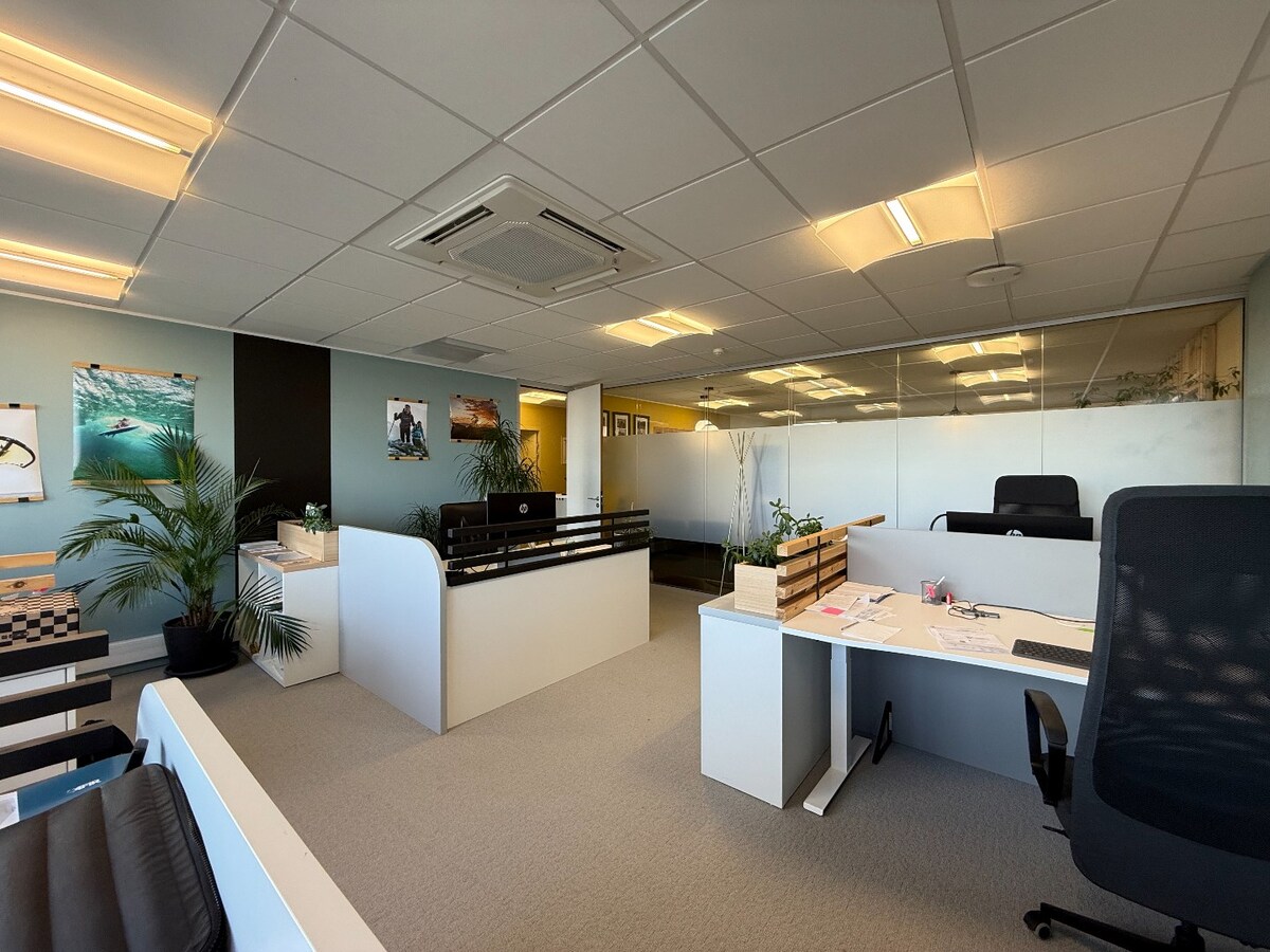 Superbe bureau de ±123 m² dans le zoning OUEST de Tournai 