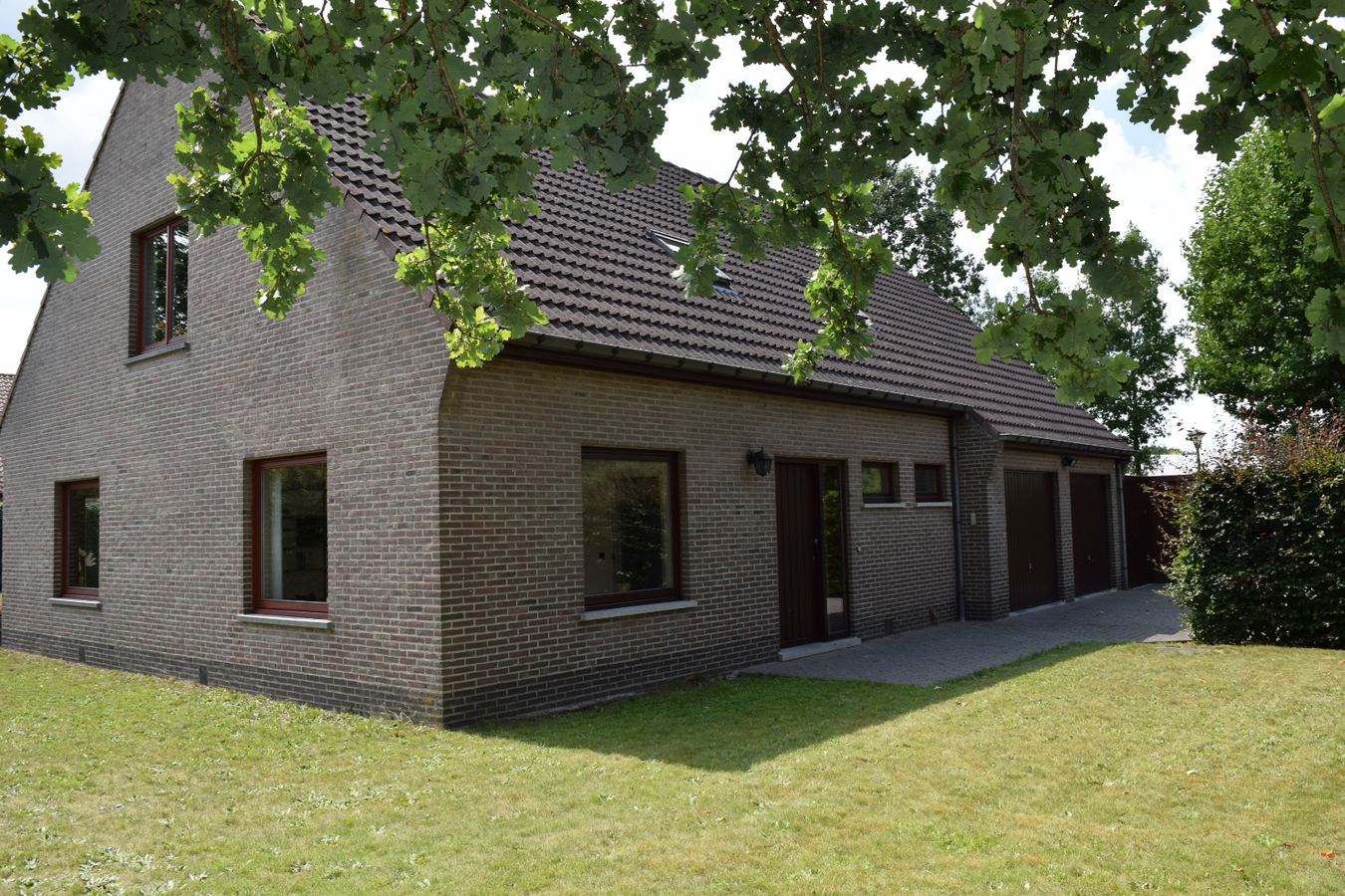 Lichtrijke villa in aangename omgeving ! 