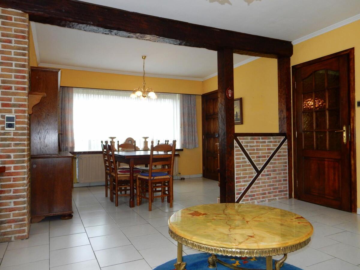 Alleenstaande woning met garage en mooie tuin 