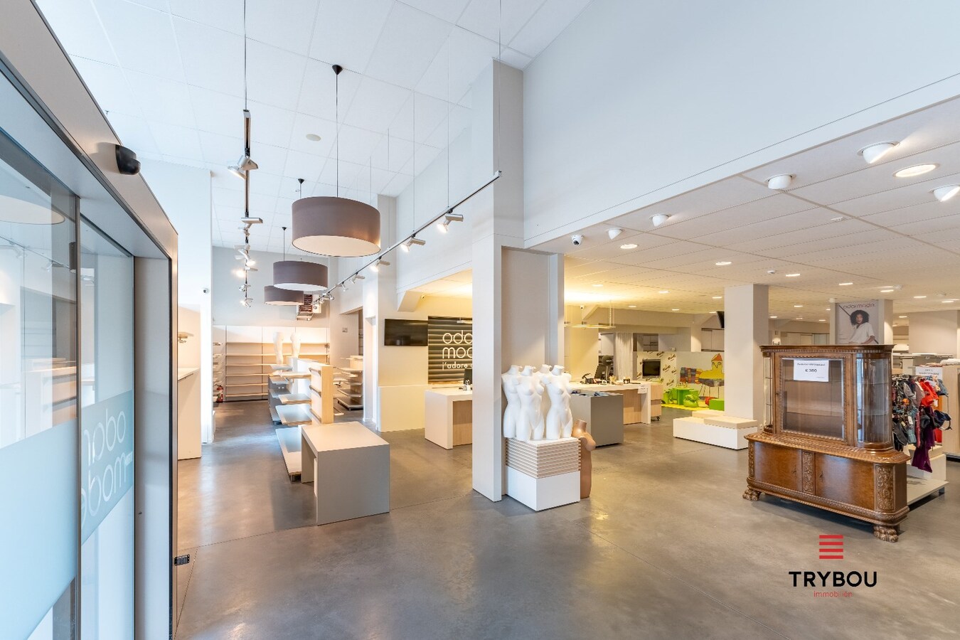 Te koop handelszaak + woning 