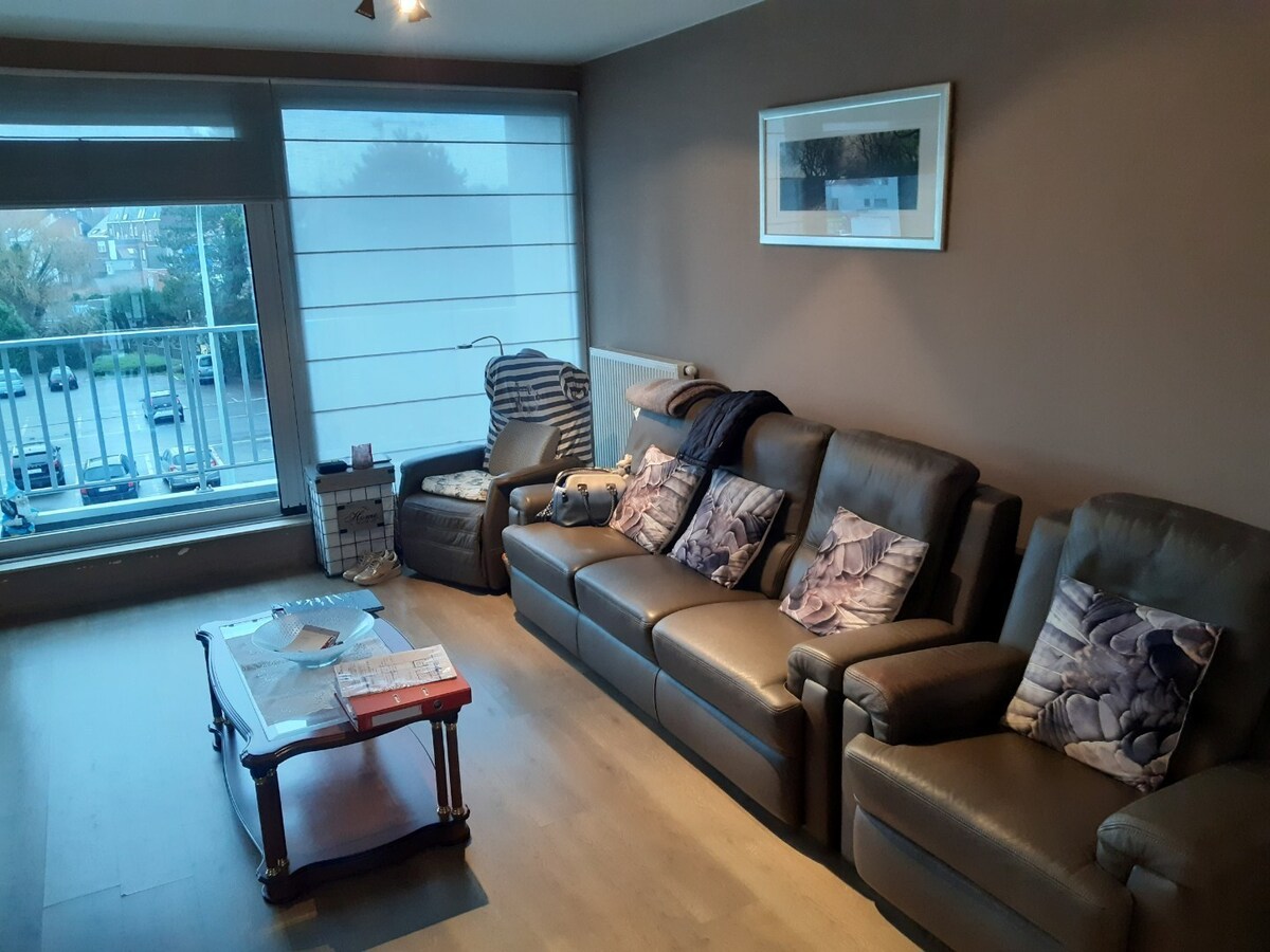 Ruim appartement met 2 terrassen. 