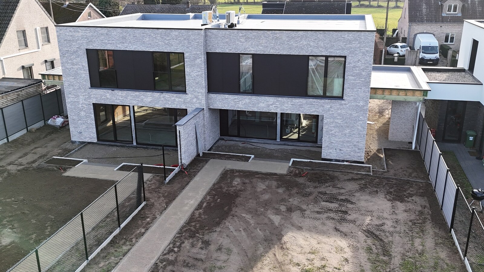 EXCLUSIEVE ENERGIEARME NIEUWBOUWWONGINGEN MET 4 SLAAPKAMERS, TUIN &amp; CARPORT IN HARTJE KERMT (HASSELT) 