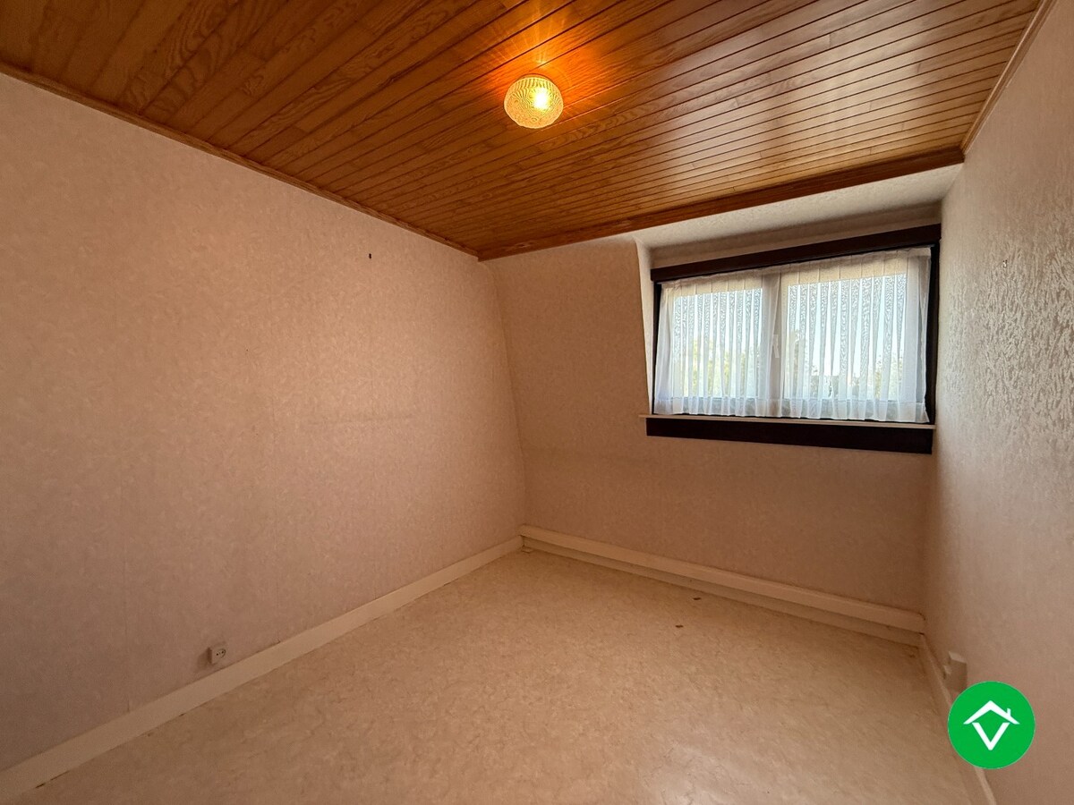 Centraal gelegen woning met 3 slaapkamers en diepe tuin te Roeselare 