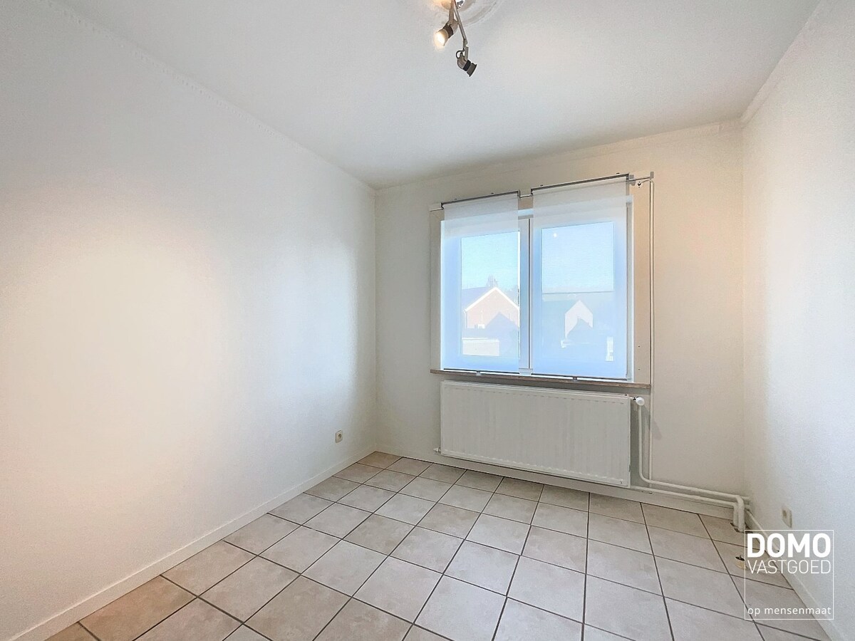 GERENOVEERDE WONING MET 3 SLAAPKAMERS, GARAGE EN TUIN TE KURINGEN 