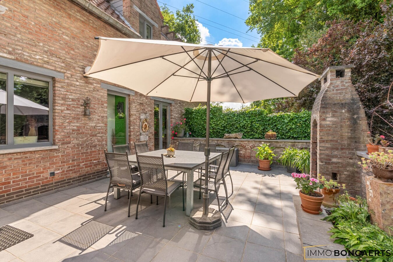 Zeer ruime woning op een leuke locatie te Bret-Gelieren 