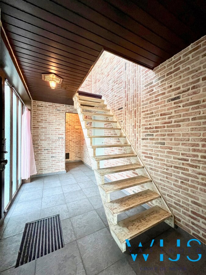 Instapklaar en gezellig woonhuis in hartje Ertvelde ! 