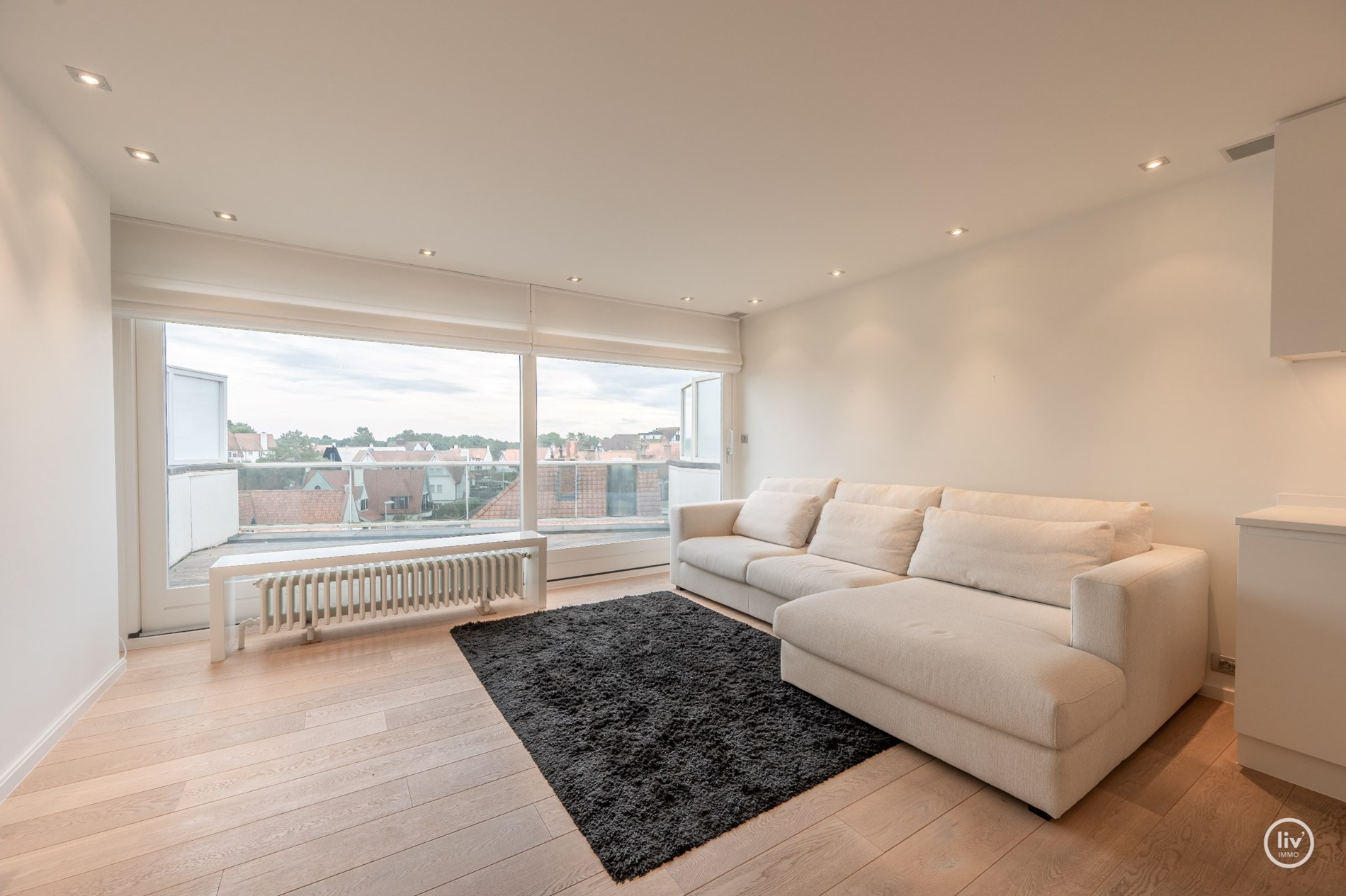 Penthouse ensoleillé avec de grandes terrasses dans un emplacement de premier choix près de l'avenue Dumortier et de l'avenue Lippens 🌟 