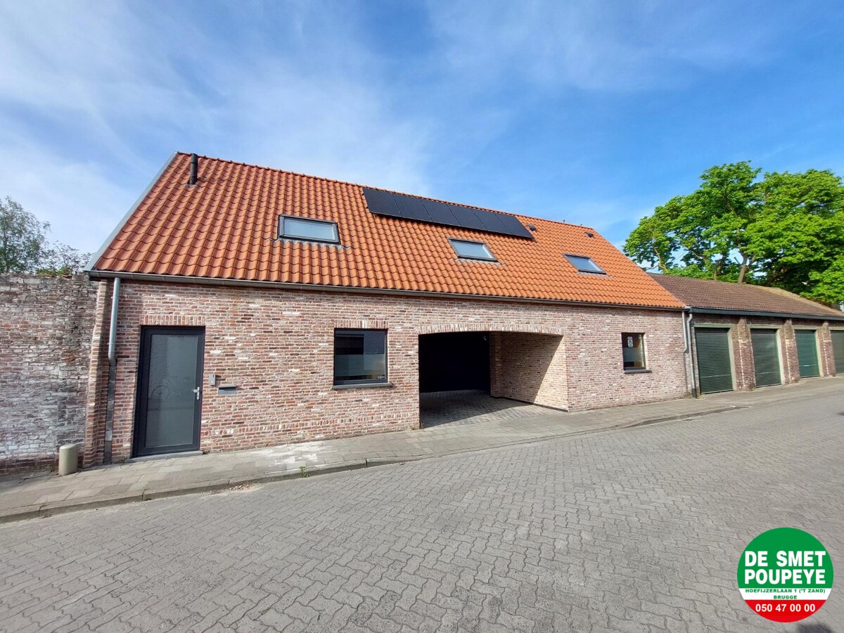 Autostaanplaats op binnenkoer 