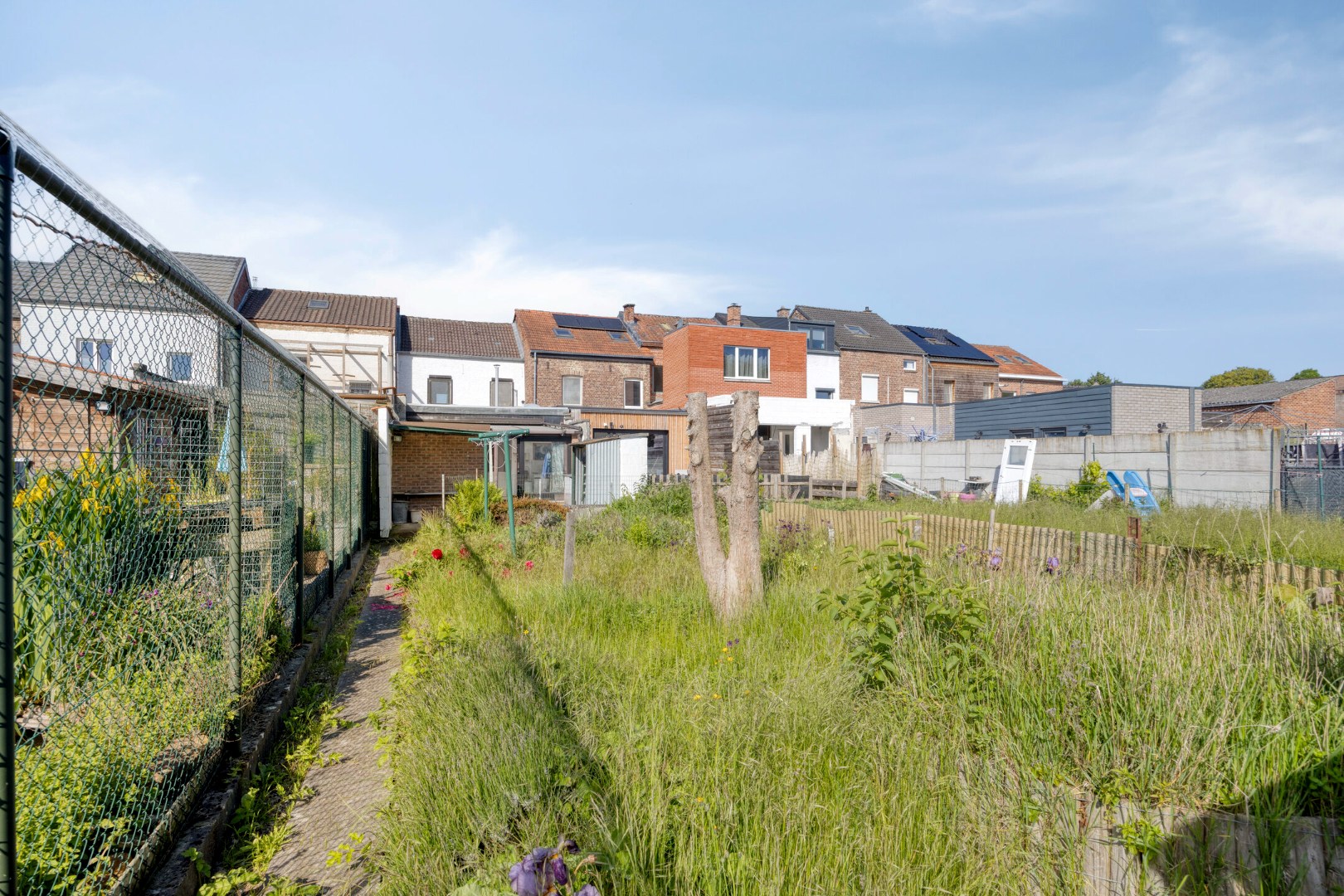 tuin en zicht op achtergevel