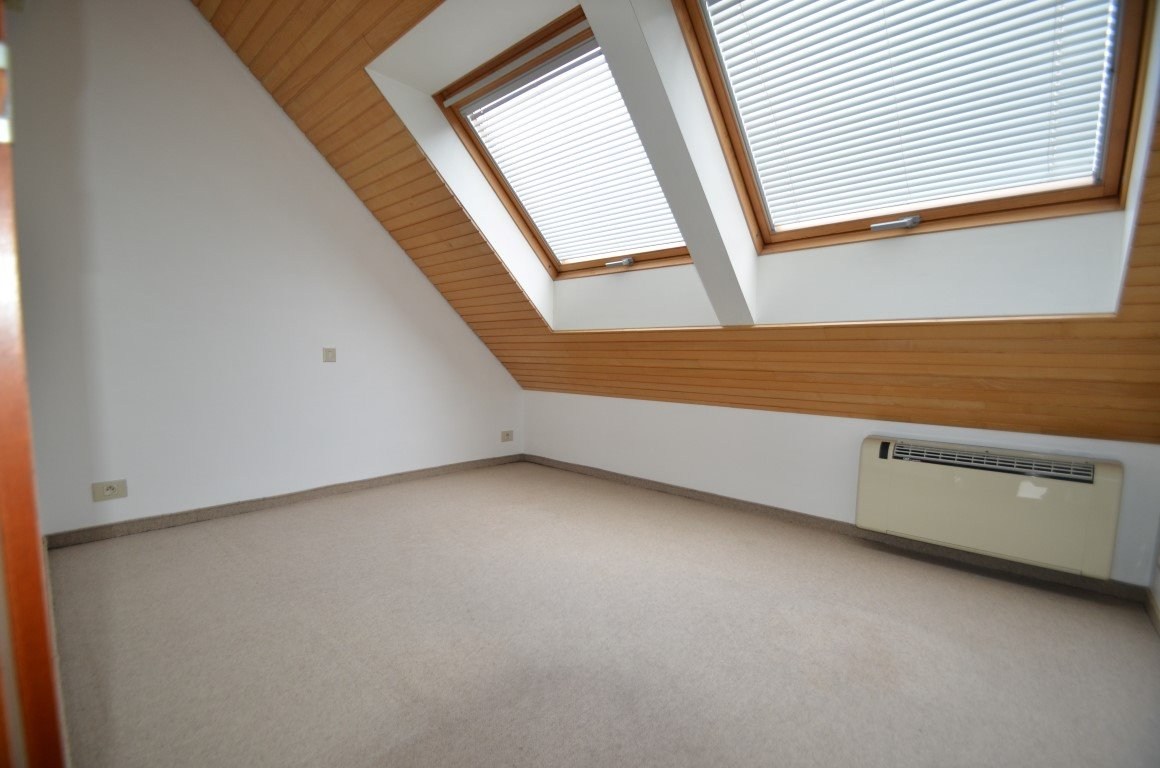 Modern dakappartement met 2 slpks en garage 