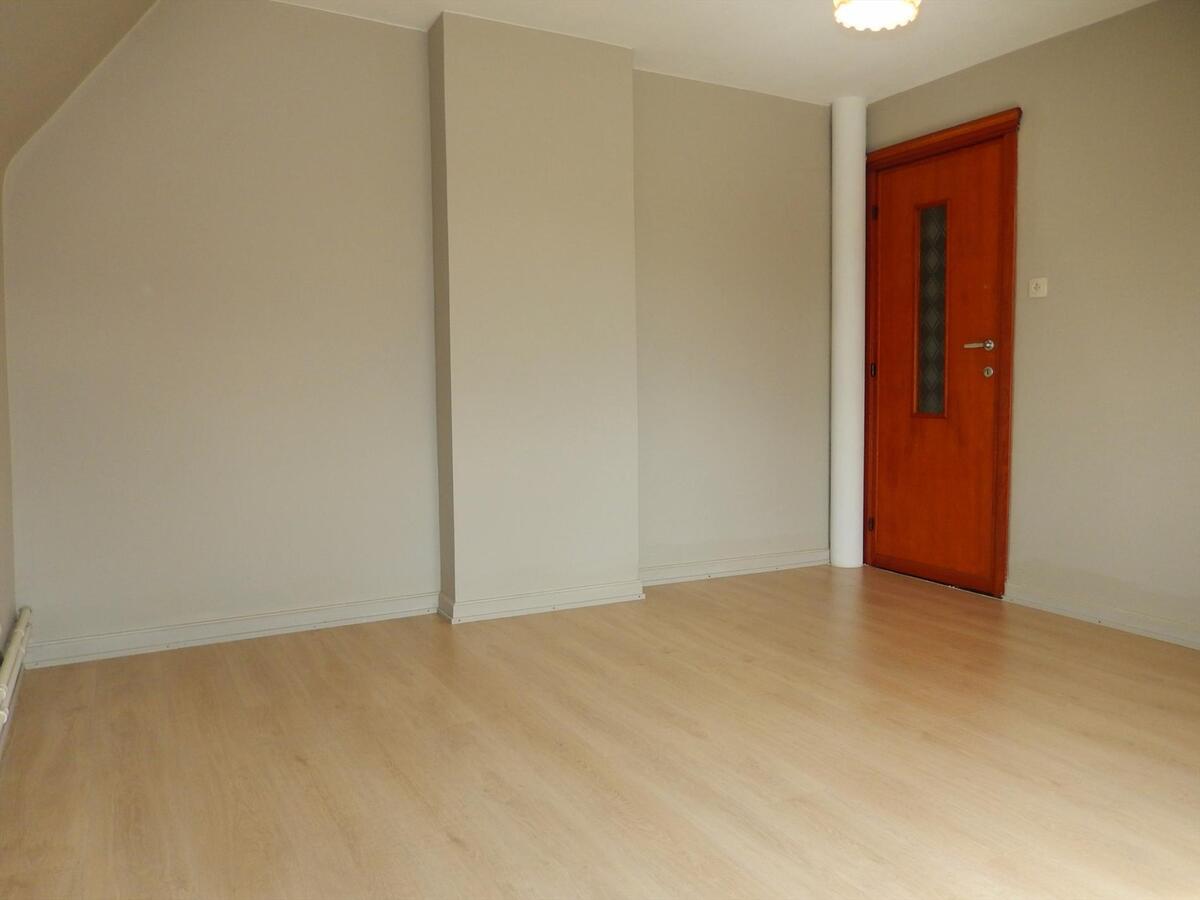 Ruime woning met zuidgerichte tuin 