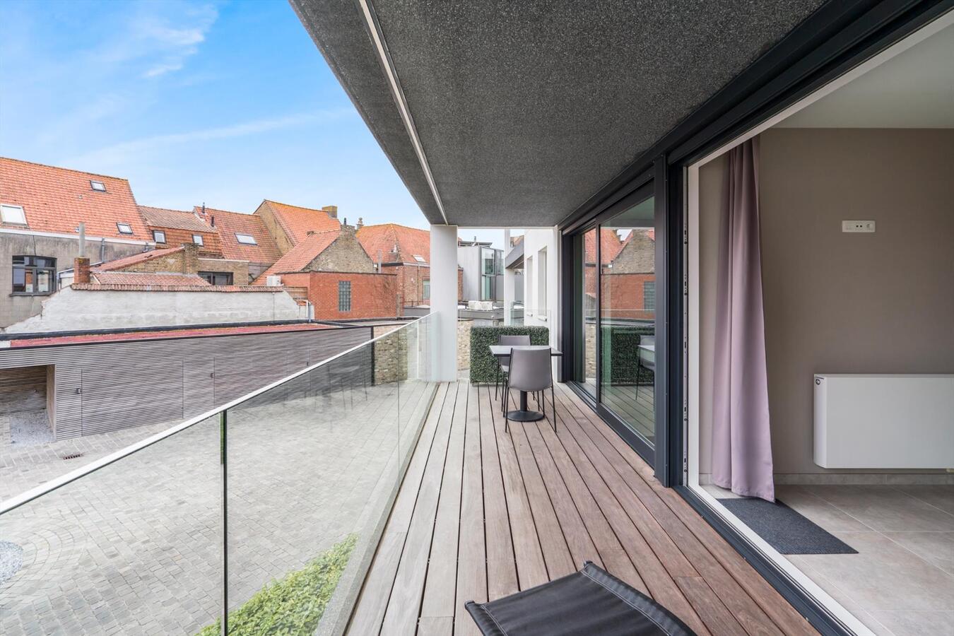 Ruim uniek  gelegen bemeubeld appartement met 2 slaapkamers en garage te Diksmuide 