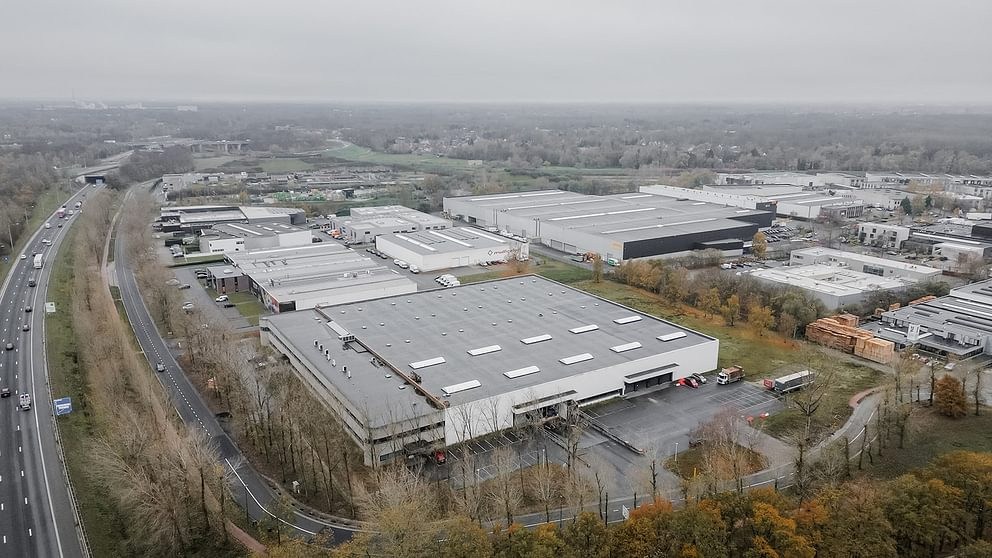 Logistiek bedrijfspand te huur nabij E19 in Mechelen-Noord