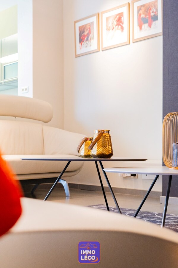 Double maison offrant de beaux volumes avec jardin, RARE à la VENTE ! 