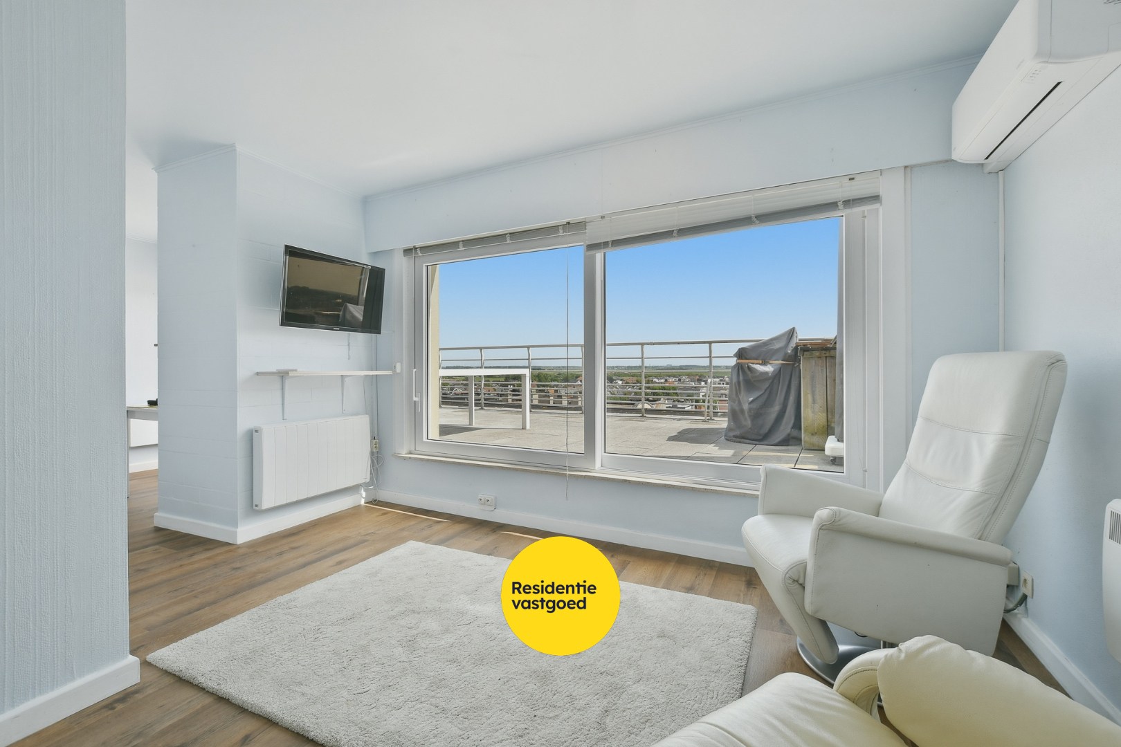 Uniek dakappartement met zonnige ligging en indrukwekkende vergezichten te Wenduine! 