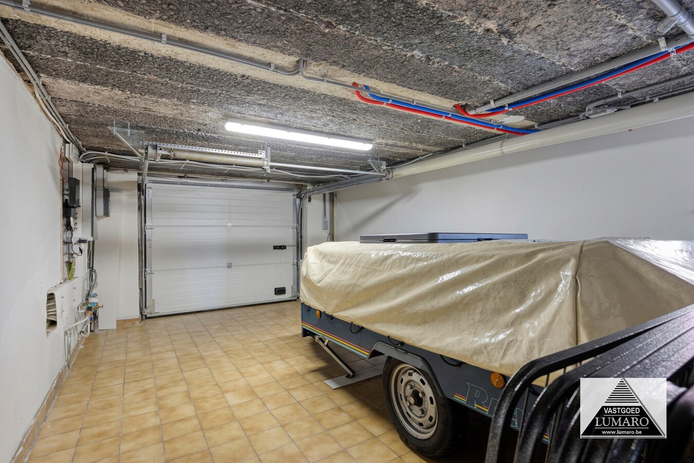 Mooi gelegen vrijstaande woning met 2 slaapkamers, garage, tuin. 