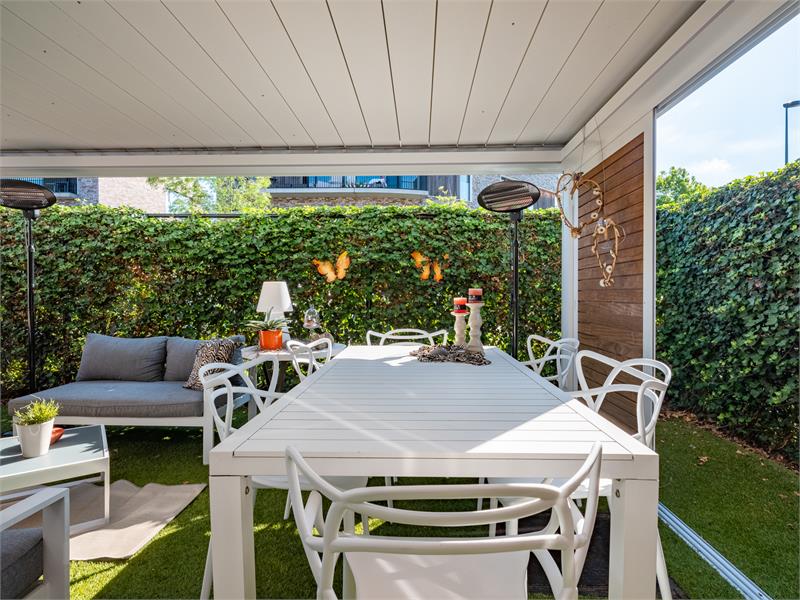 Parel van een appartement met unieke buitenruimtes in Sint-Amandsberg 