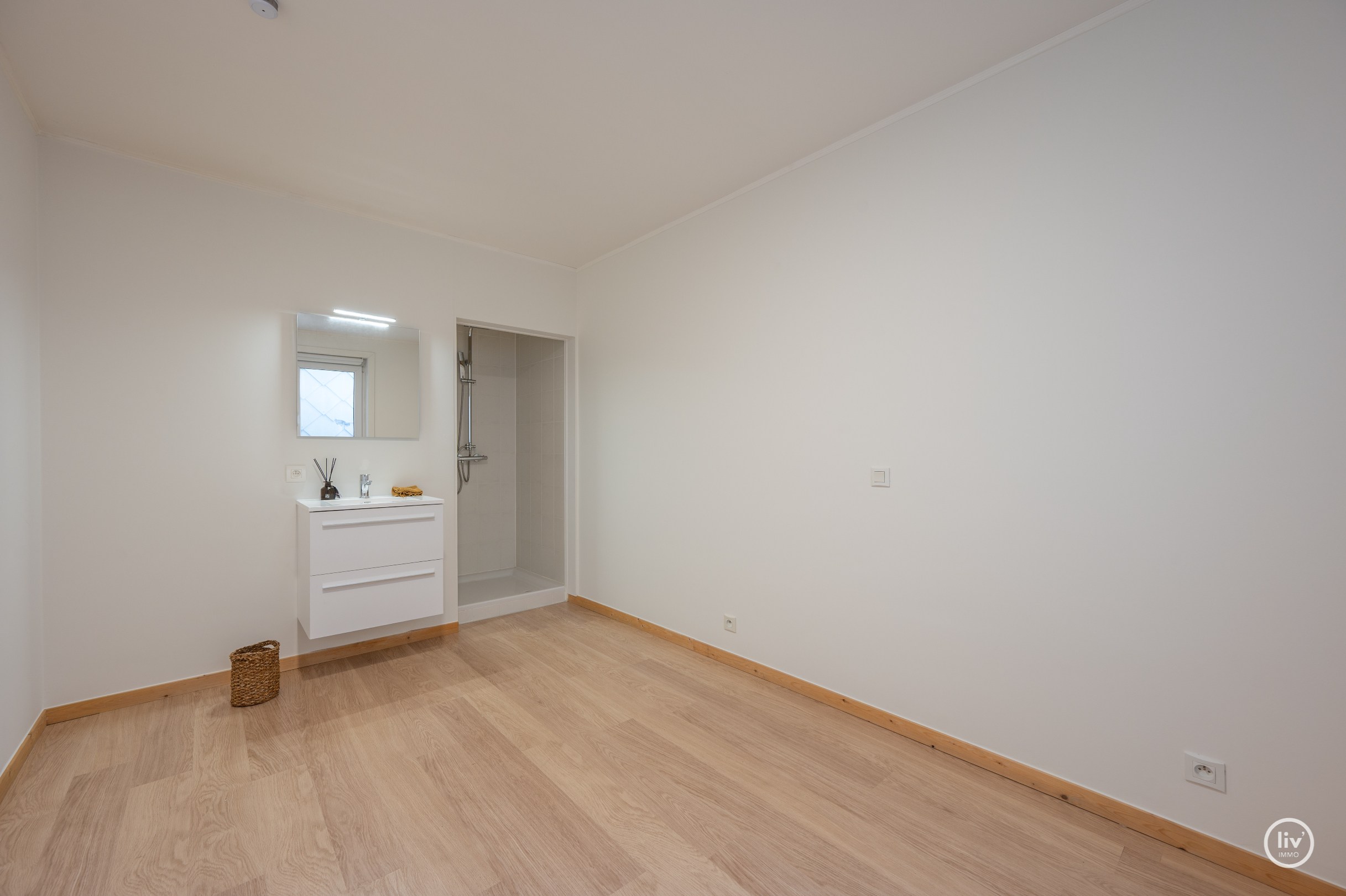 Centraal gelegen 2-kamer appartement met zuidgericht terras op de Lippenslaan. 