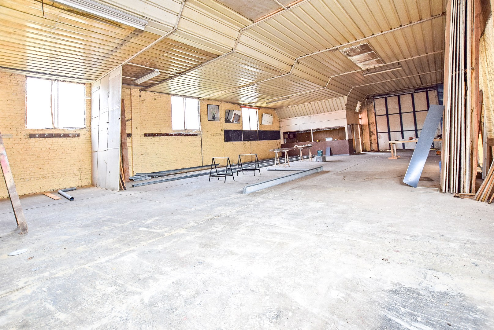 Woning met een enorm potentieel aan bruikbare oppervlakte op 1441m². 