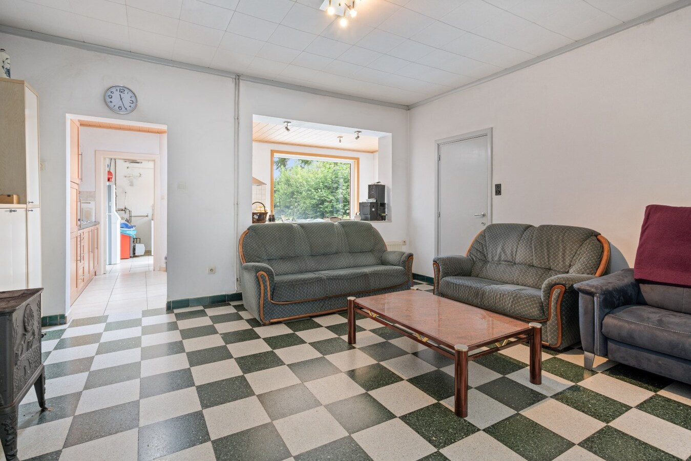 Verrassend ruime gezinswoning met garage op ruim perceel van 530m² 