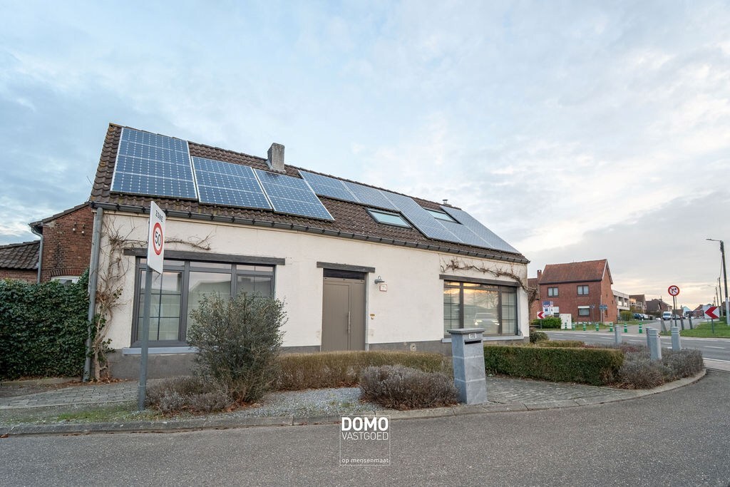 Verrassend ruime woning met karakter te Kuringen. 