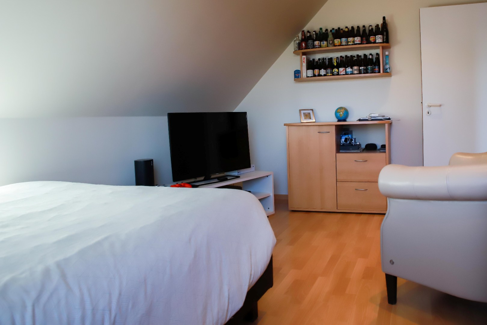 Prachtige alleenstaande woning met garage, carport en tuin op 648m² 