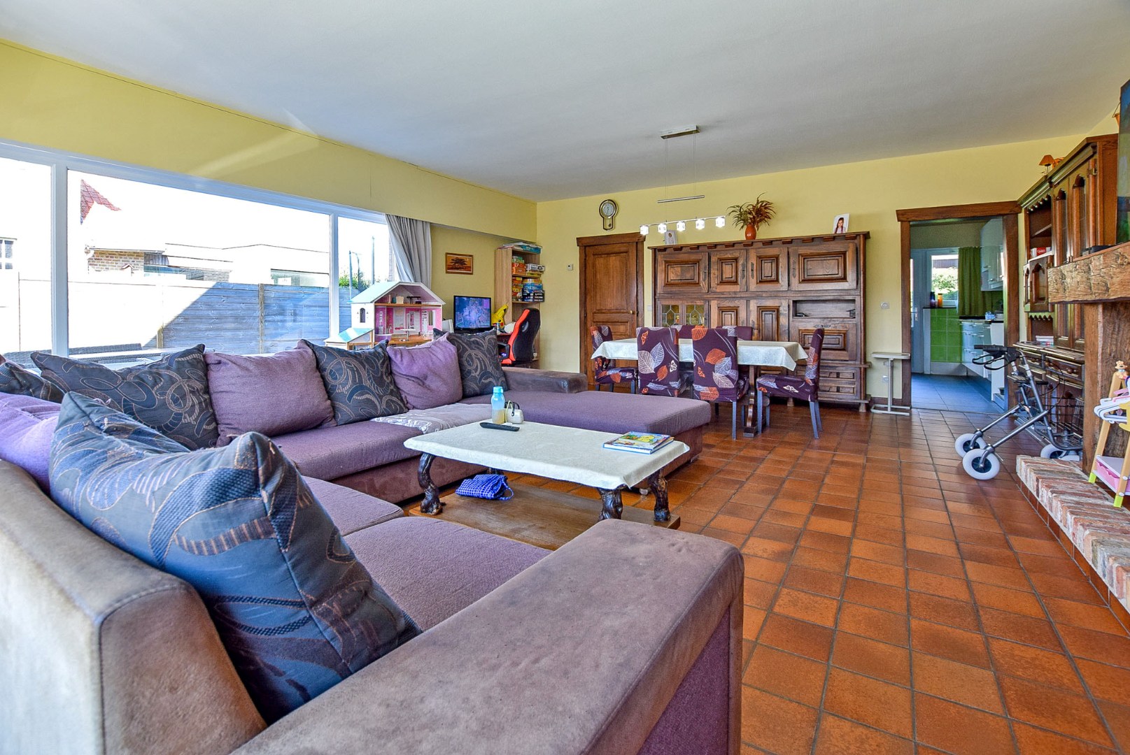 Ruime koppelvilla met 4 slaapkamers en dubbele garage te koksijde-Bad op amper 700m van het strand. 