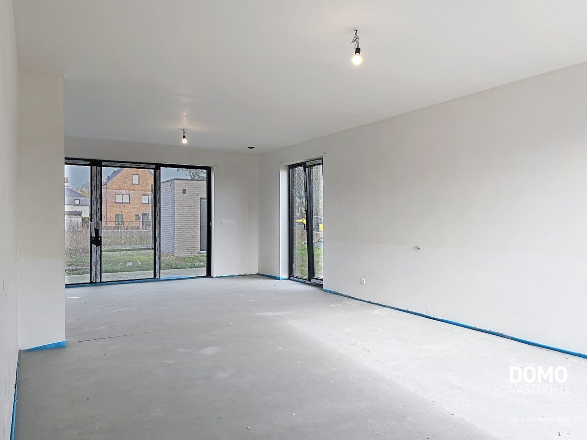 MODERNE NIEUWBOUWWONING CASCO PLUS MET 3 SLAAPKAMERS 