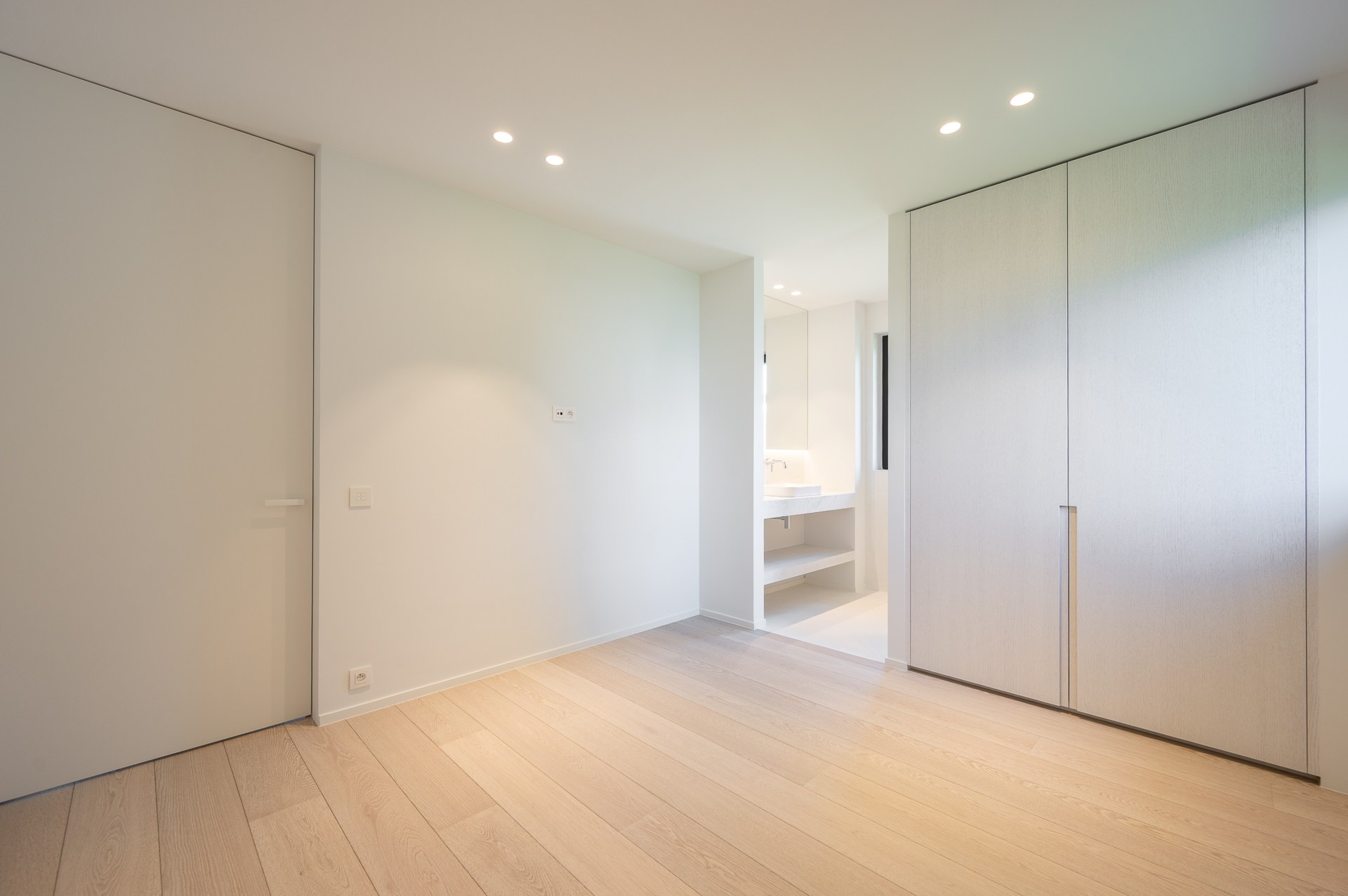 Villa neuve clé en main dans un emplacement de choix calme près du Zegemeer et à distance de marche du centre. 