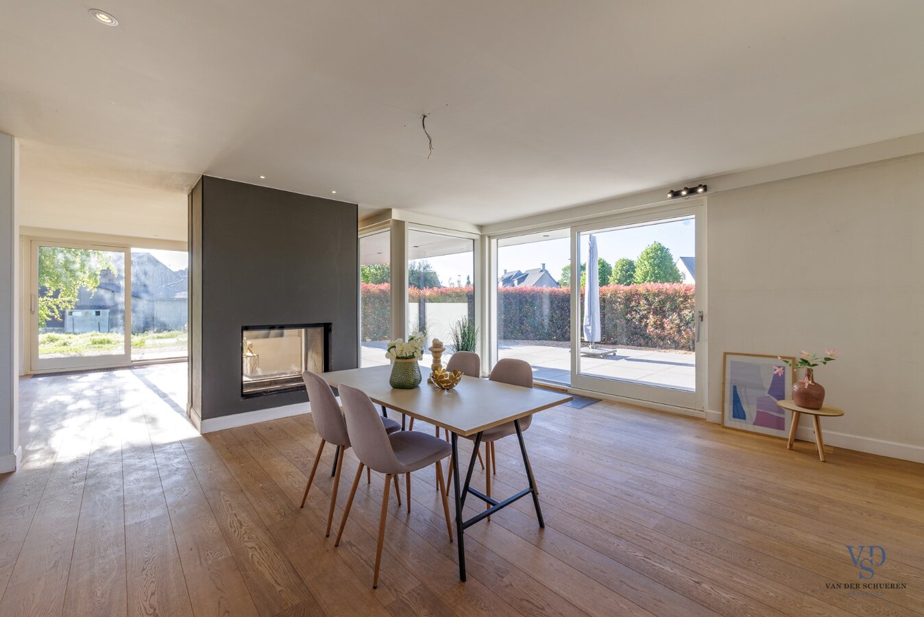 Tijdloze villa met zicht op groen. 