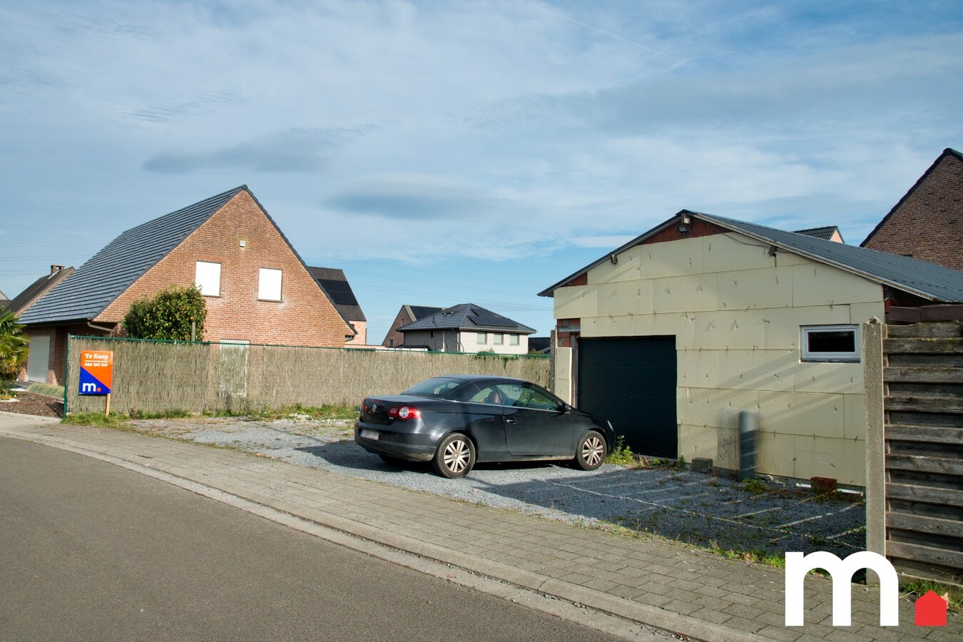 HOB op 734m² met uitweg achteraan EPC B  en multifunctionele ruimte van 48m² te Izegem! 