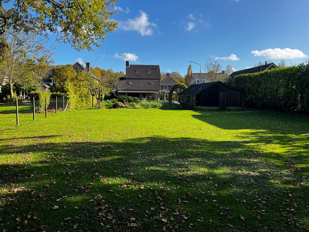 Vrijstaande woning op royaal perceel in het hart van Duizel 