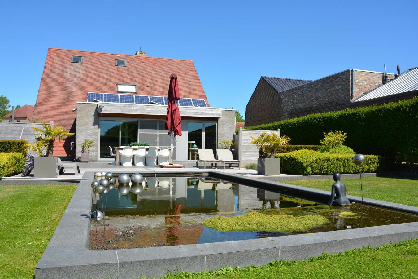 Rustig gelegen villa met prachtige tuin 