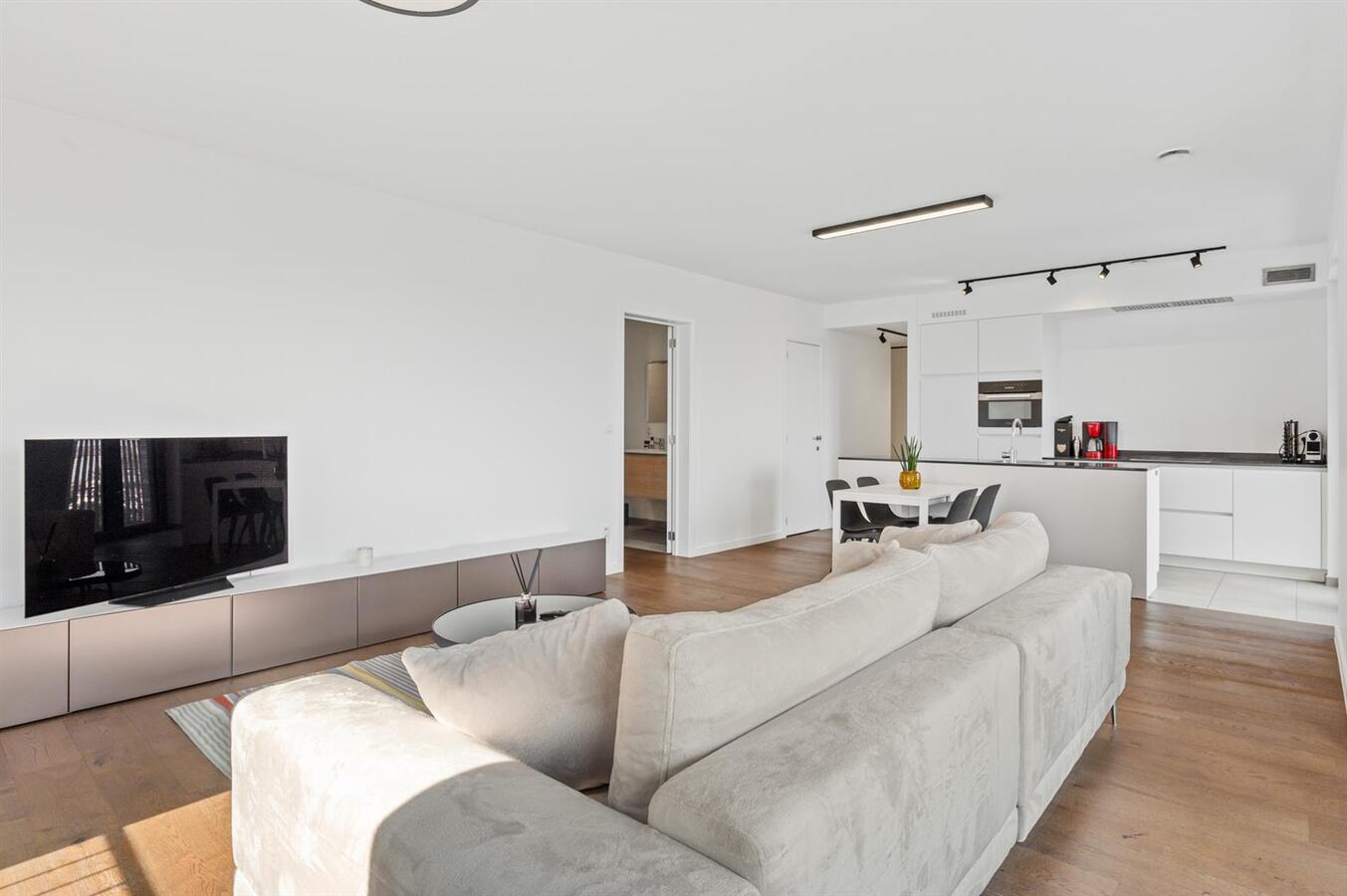 Hoekappartement met terras en uitzicht op 't Eilandje! 