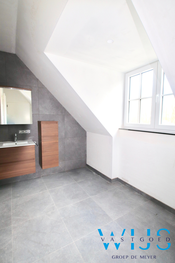 Instapklaar appartement met 2 slaapkamers &amp; terras te ASSENEDE ! 