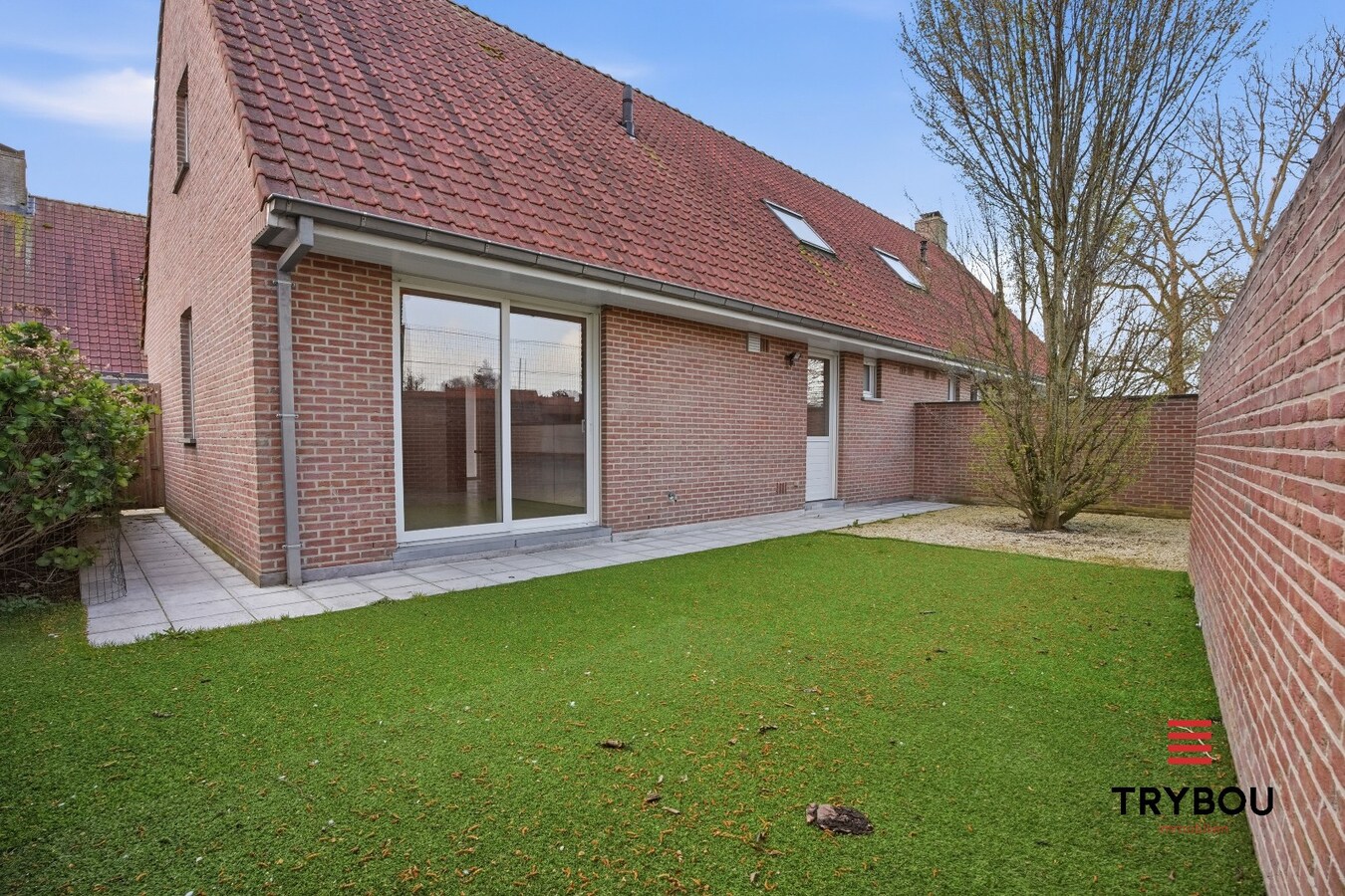 Halfopen bebouwing met 4 slaapkamers in Poelkapelle! 