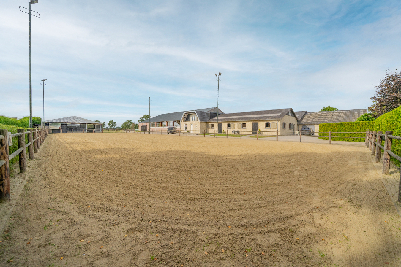Stunning equestrian estate on approximately 3.5 ha/8.65 acres in Poppel 