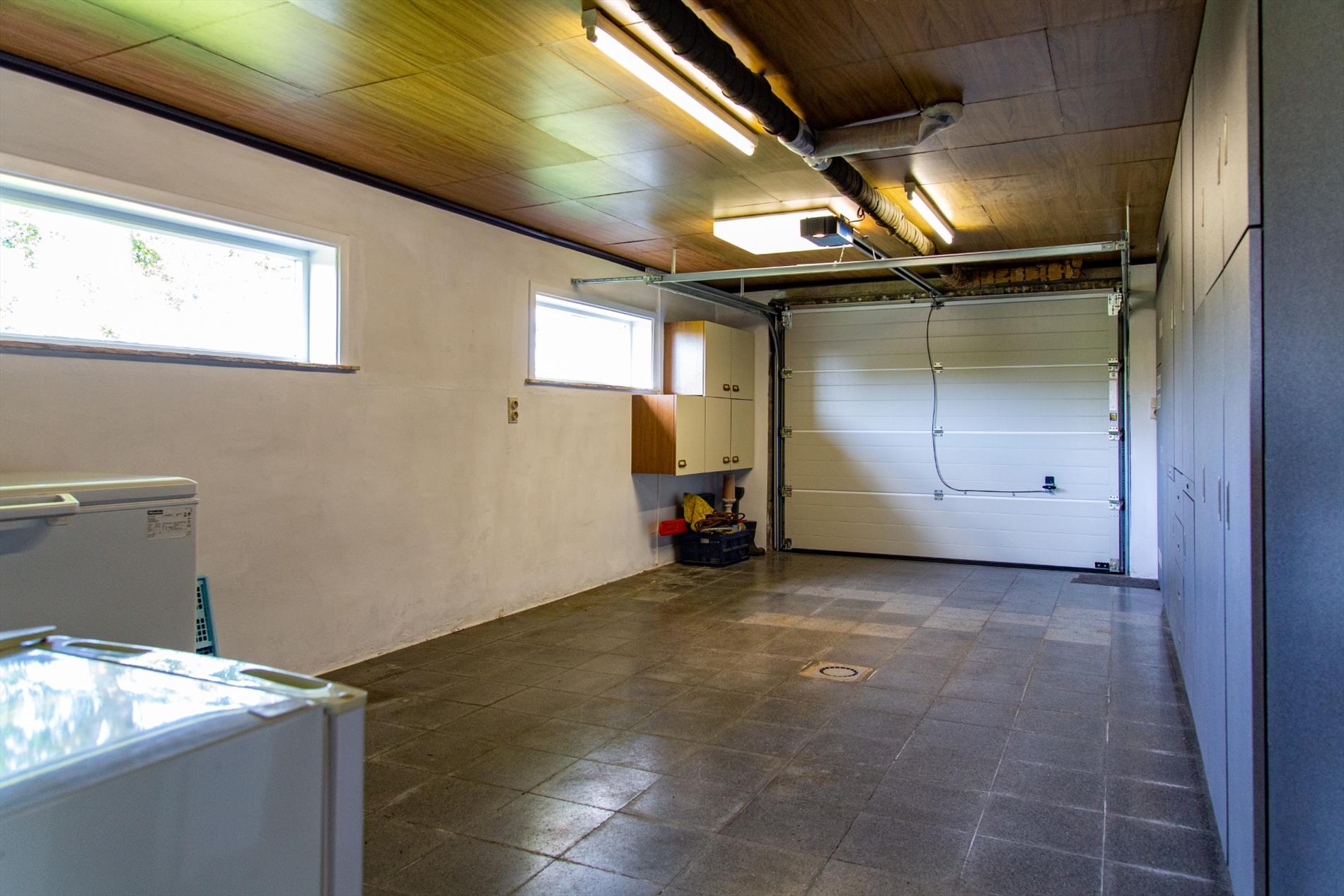 Gerenoveerde woning met 4 slpks én zonnepanelen (met stroomcertificaten!) rustig gelegen te Maldegem 