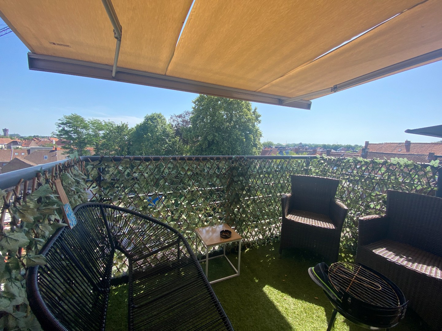 Centraal gelegen instapklaar duplex appartement met garage en terras! 
