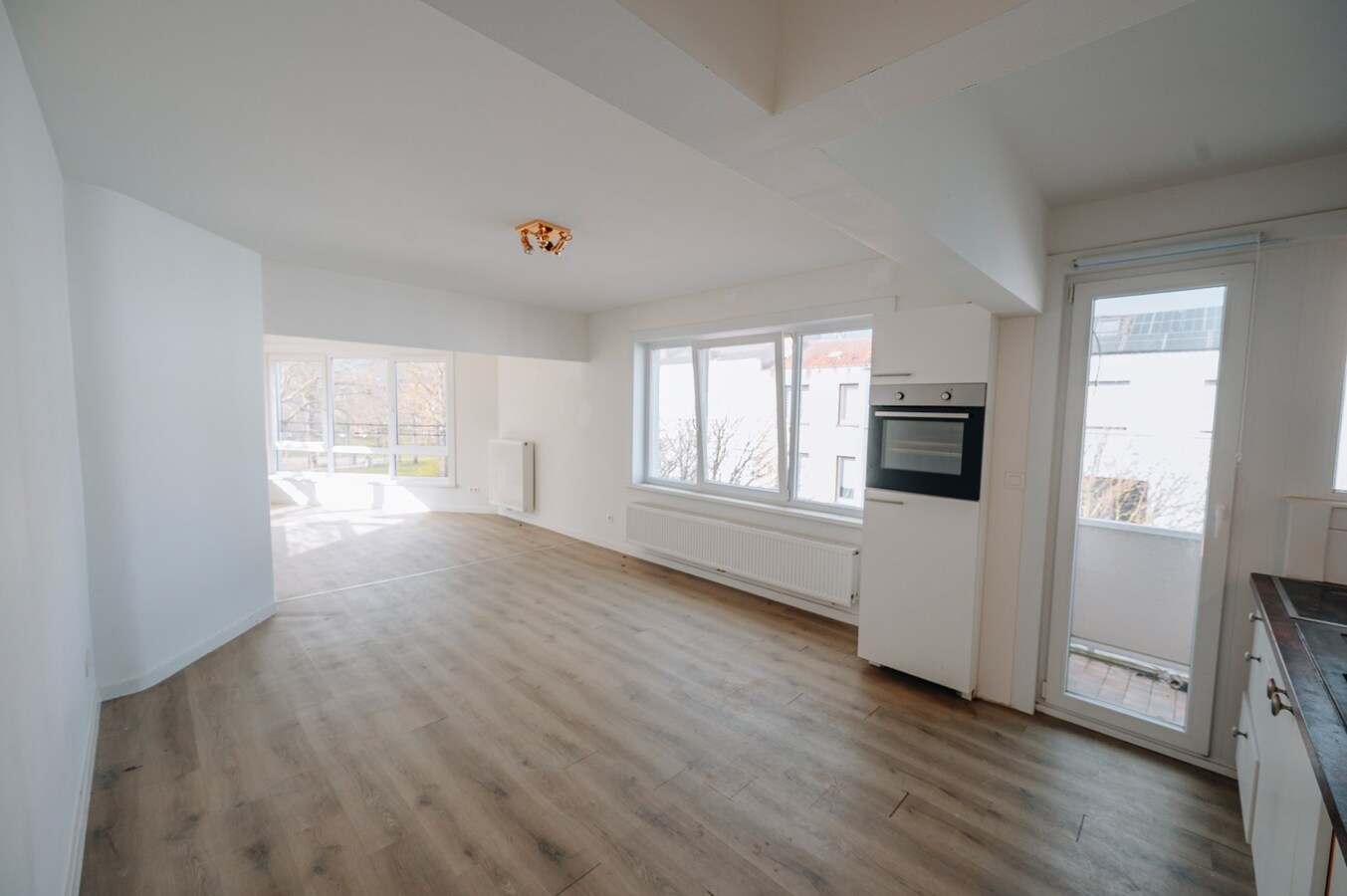 Volledig gerenoveerd 1-slaapkamerappartement op centrale locatie nabij centrum 