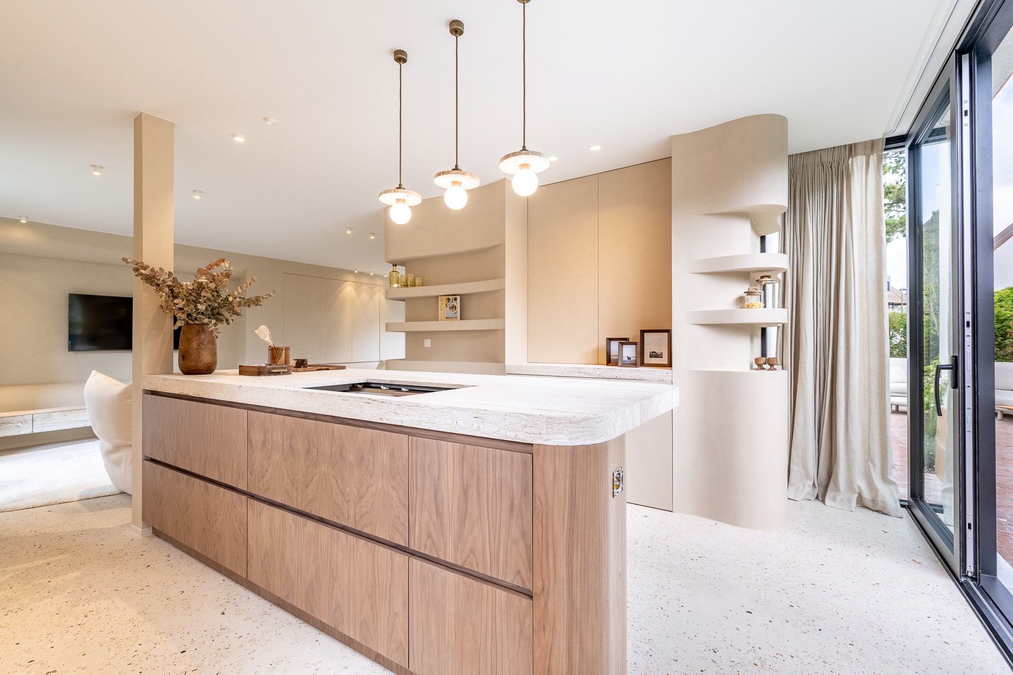 Très luxueuse et charmante villa jumelée rénovée, située à proximité du centre commercial de Knokke. 