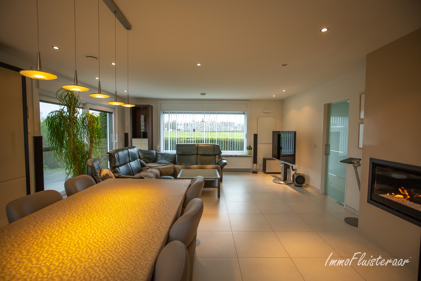 Instapklare moderne bungalowwoning met loods en aanpalende weilanden op 6929m². 