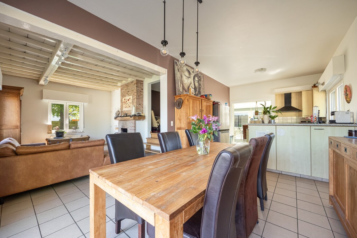 Woning met 3 slaapkamers op perceel van 1002 m² 